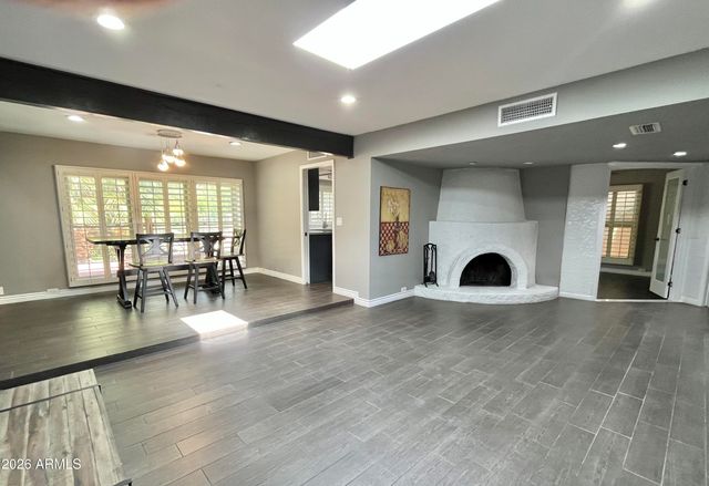 10449 N 9TH Street, Phoenix, AZ 85020