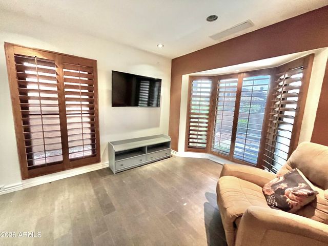 10449 N 9TH Street, Phoenix, AZ 85020