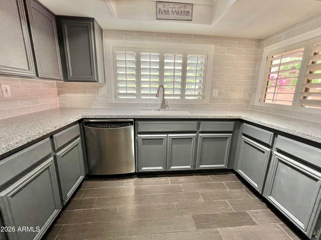 10449 N 9TH Street, Phoenix, AZ 85020