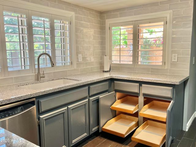 10449 N 9TH Street, Phoenix, AZ 85020