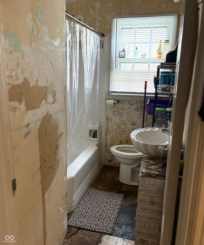 3425 Kinnear Avenue, Indianapolis, IN 46218