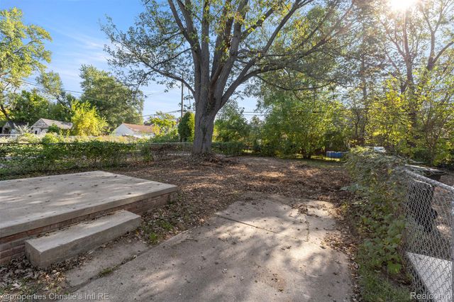 10842-38 Nottingham Road, Detroit, MI 48224