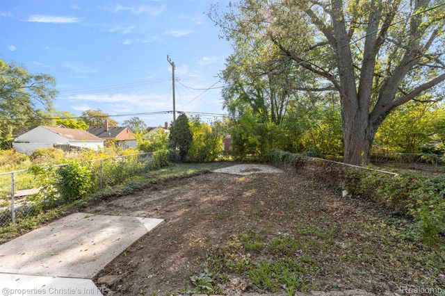 10842-38 Nottingham Road, Detroit, MI 48224