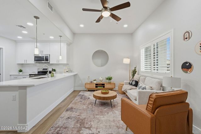 2020 E River Rd Unit 201, Tucson, AZ 85718