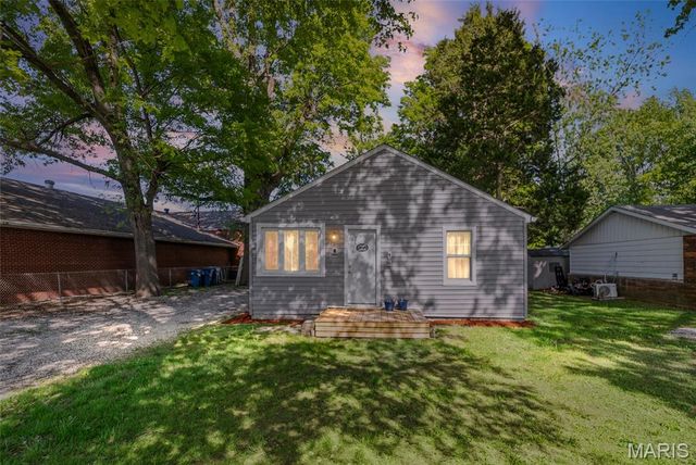406 Southard Place, South Roxana, IL 62087