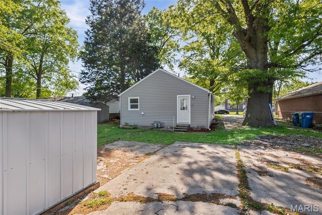 406 Southard Place, South Roxana, IL 62087
