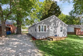 406 Southard Place, South Roxana, IL 62087