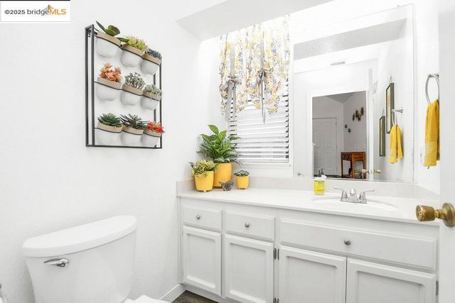 640 Mockingbird Ln, Oakley, CA 94561