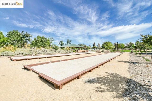 640 Mockingbird Ln, Oakley, CA 94561