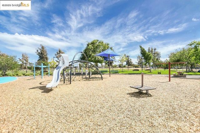640 Mockingbird Ln, Oakley, CA 94561