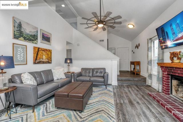 640 Mockingbird Ln, Oakley, CA 94561