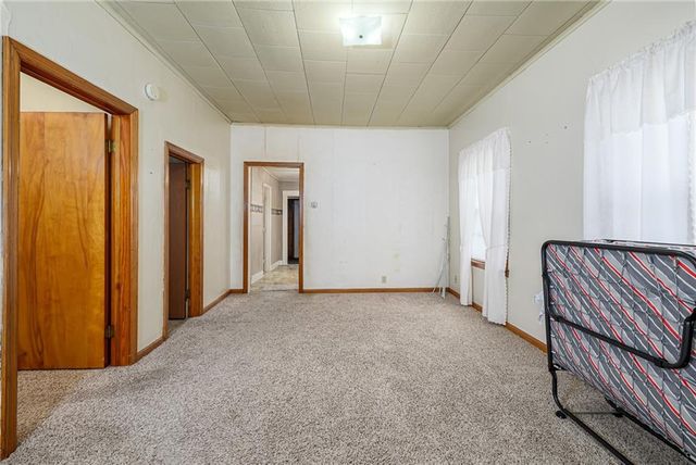 110 E 3rd Street, Tonganoxie, KS 66086