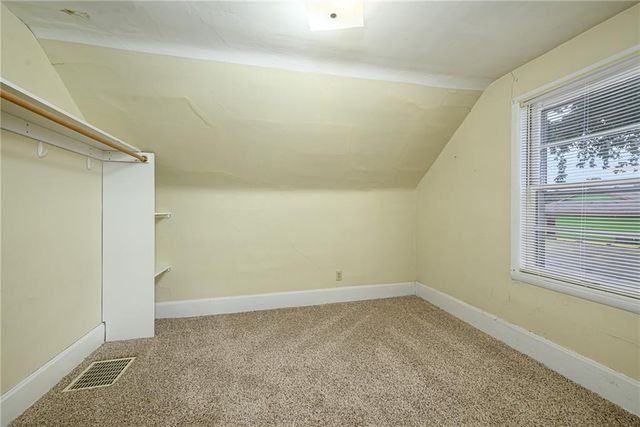 110 E 3rd Street, Tonganoxie, KS 66086