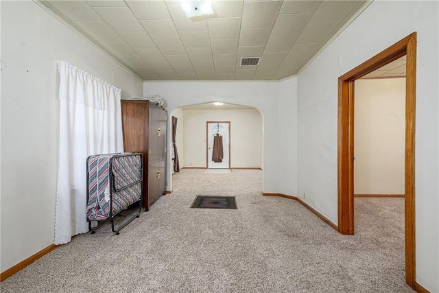 110 E 3rd Street, Tonganoxie, KS 66086