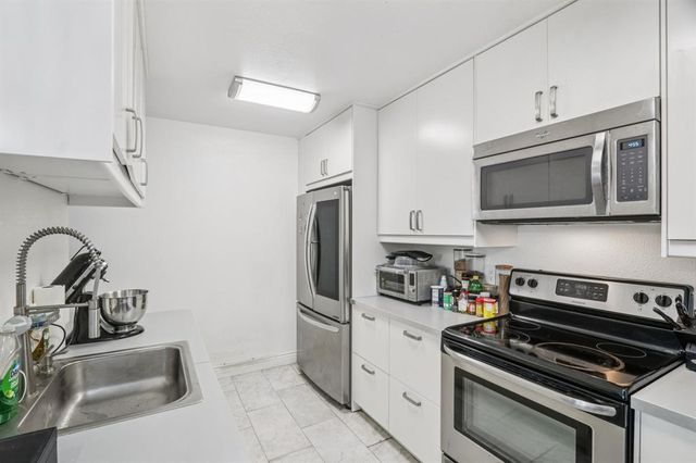 5801 Thunderbird ST A-11, Lago Vista, TX 78645