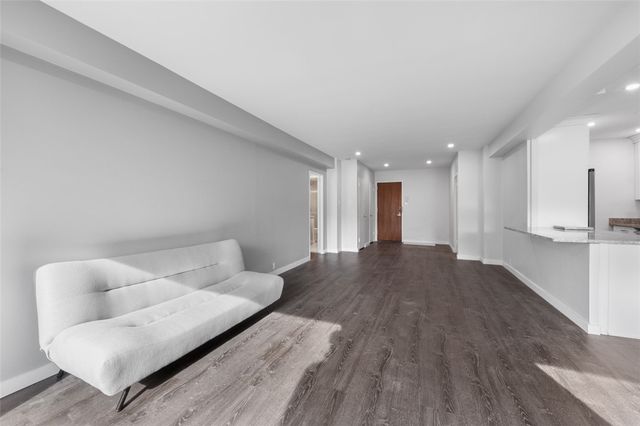320 Fort Duquesne 8N, Downtown Pgh, PA 15222