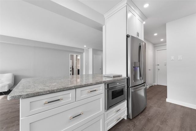 320 Fort Duquesne 8N, Downtown Pgh, PA 15222
