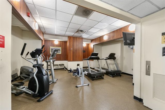 320 Fort Duquesne 8N, Downtown Pgh, PA 15222