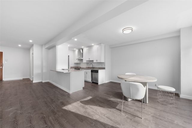 320 Fort Duquesne 8N, Downtown Pgh, PA 15222