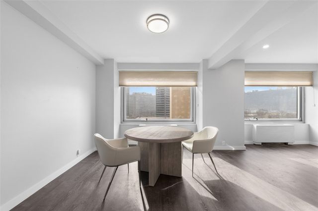 320 Fort Duquesne 8N, Downtown Pgh, PA 15222