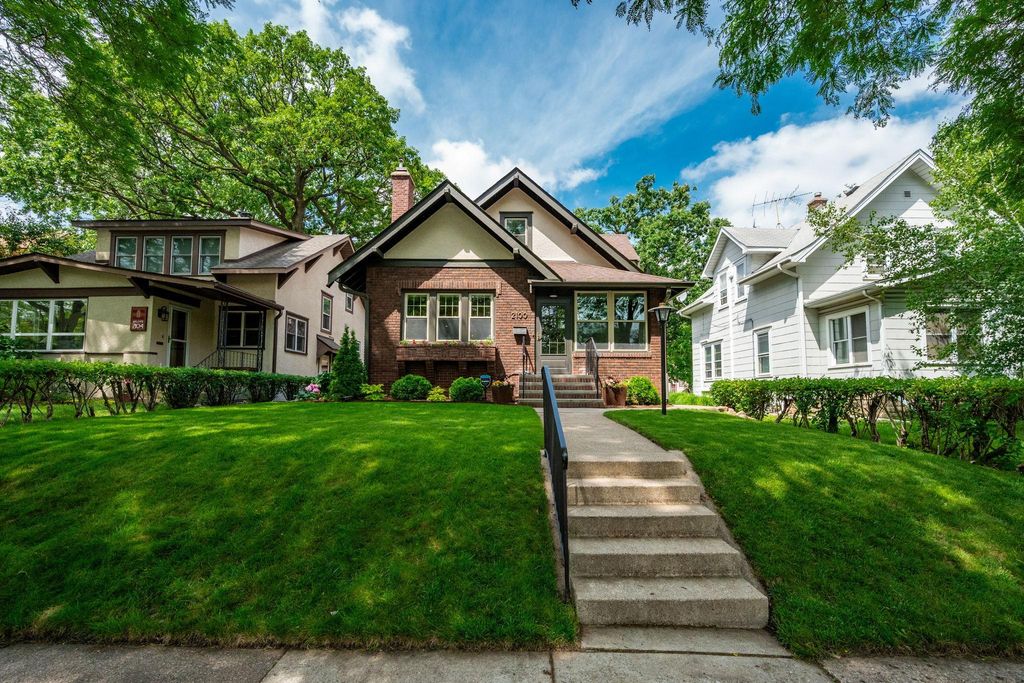 2100 31st Avenue S, Minneapolis, MN 55406