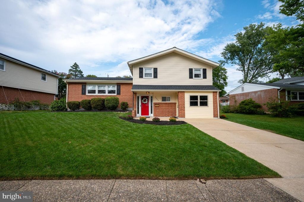 2209 LIDO LN, WILMINGTON, DE 19810 — exterior