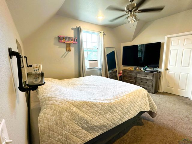 206 Hurley Ave, Gladewater, TX 75647