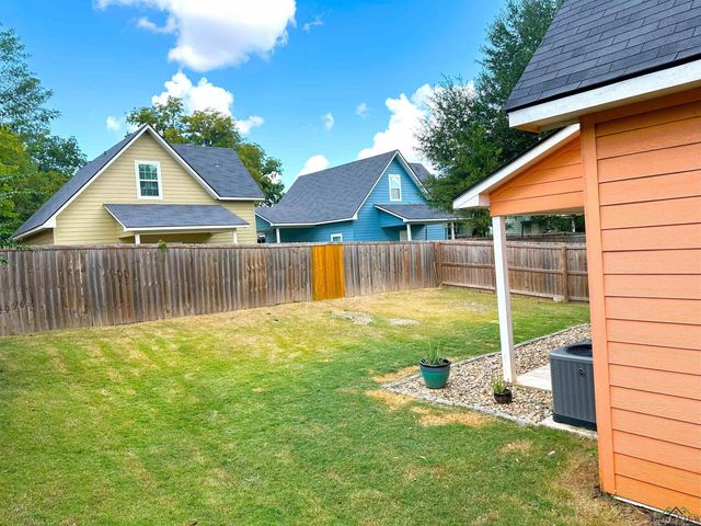 206 Hurley Ave, Gladewater, TX 75647