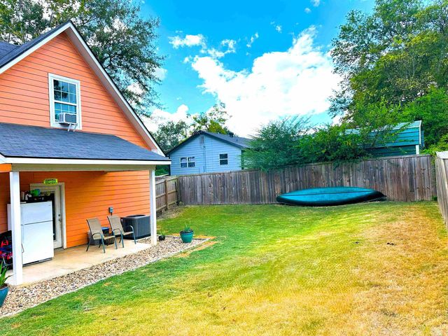 206 Hurley Ave, Gladewater, TX 75647