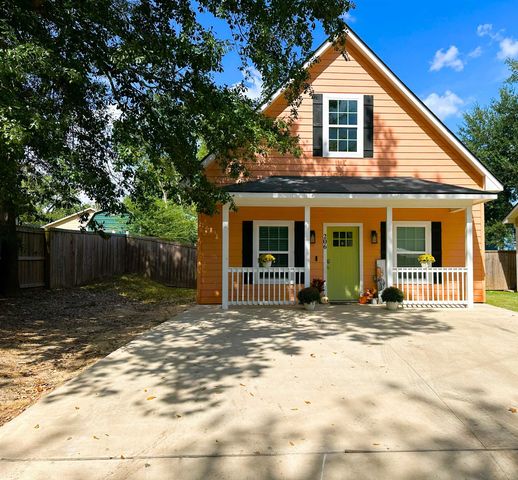 206 Hurley Ave, Gladewater, TX 75647