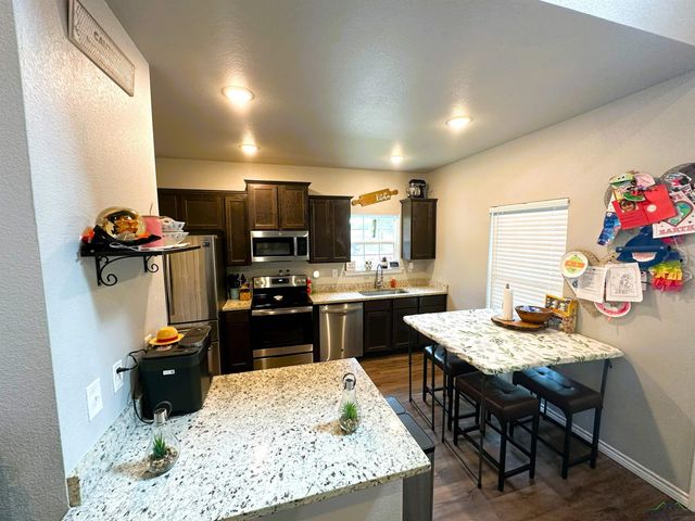 206 Hurley Ave, Gladewater, TX 75647