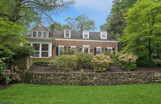 957 Woodmere Dr, Westfield Town, NJ 07090