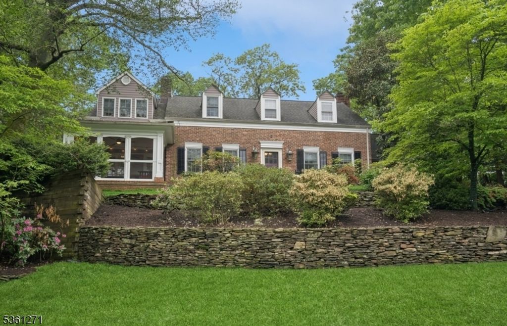 957 Woodmere Dr, Westfield Town, NJ 07090