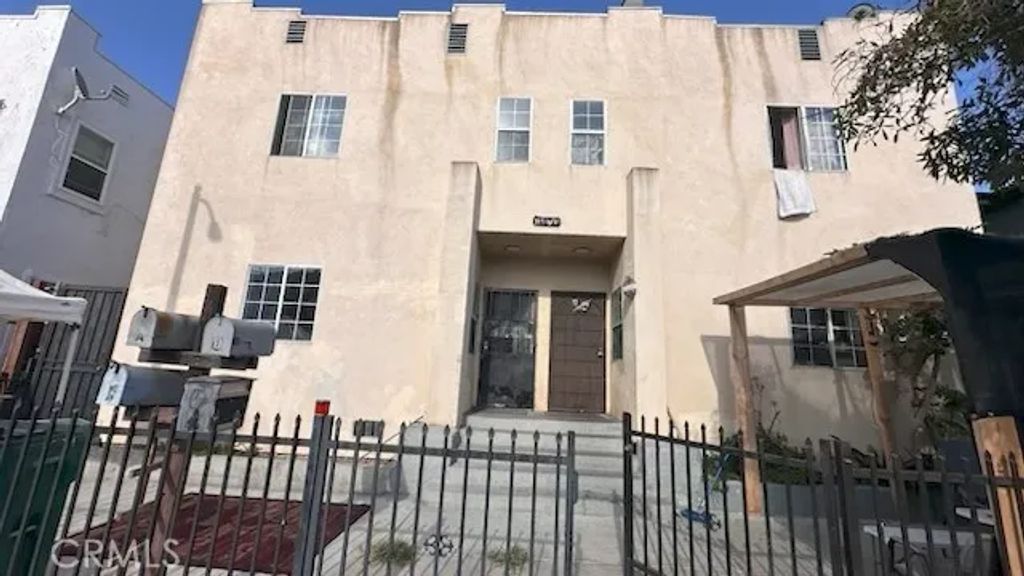 1470 Henderson, Long Beach, CA 90813