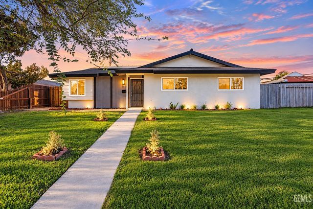 1112 San Vicente Drive, Bakersfield, CA 93307