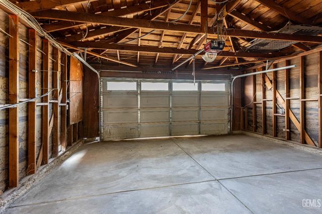 1112 San Vicente Drive, Bakersfield, CA 93307