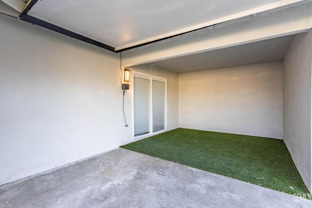 1112 San Vicente Drive, Bakersfield, CA 93307