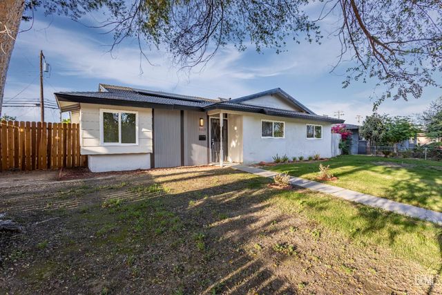 1112 San Vicente Drive, Bakersfield, CA 93307