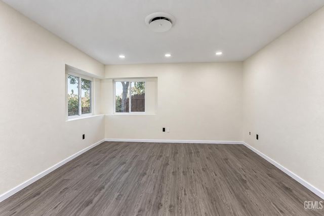 1112 San Vicente Drive, Bakersfield, CA 93307