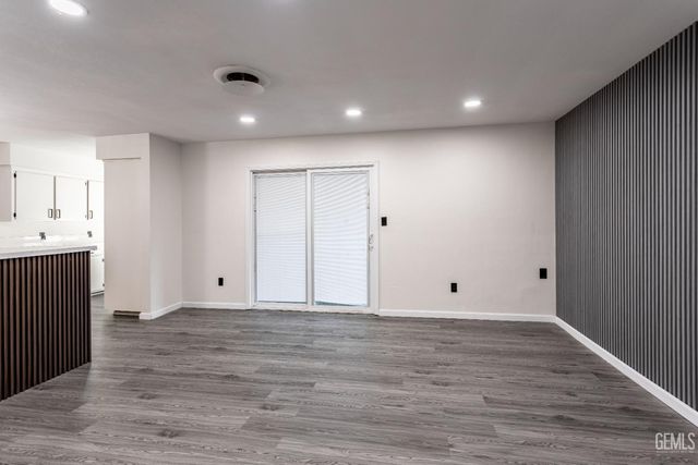 1112 San Vicente Drive, Bakersfield, CA 93307