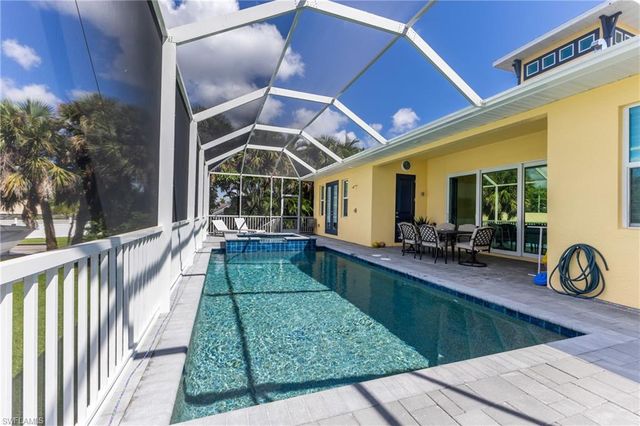 5310 Cocoa CT, Cape Coral, FL 33904