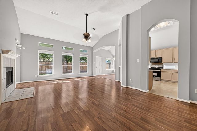 127 Oxford Court, Richmond, TX 77469