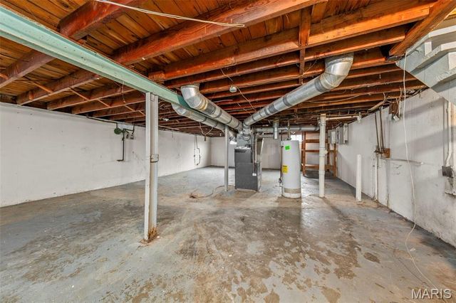 7806 Underhill Drive, St Louis, MO 63133