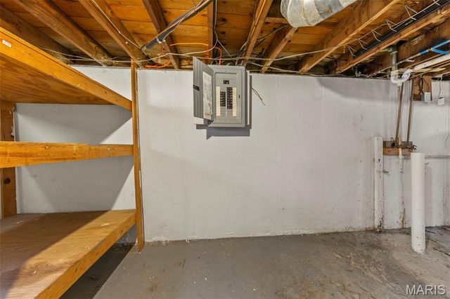 7806 Underhill Drive, St Louis, MO 63133