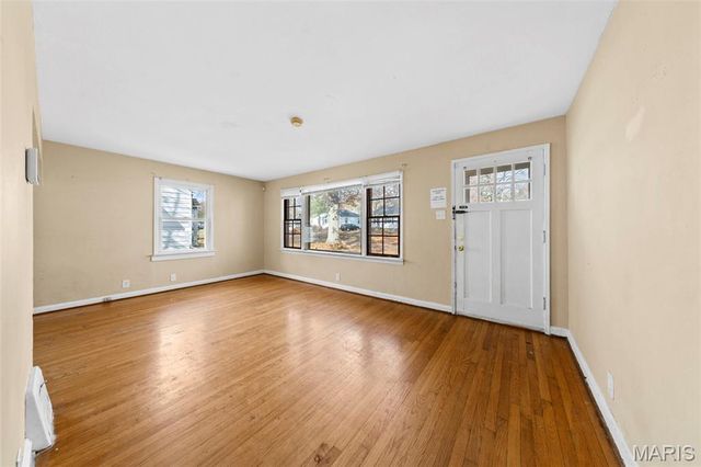 7806 Underhill Drive, St Louis, MO 63133