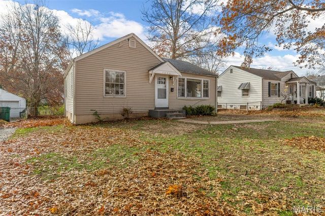 7806 Underhill Drive, St Louis, MO 63133