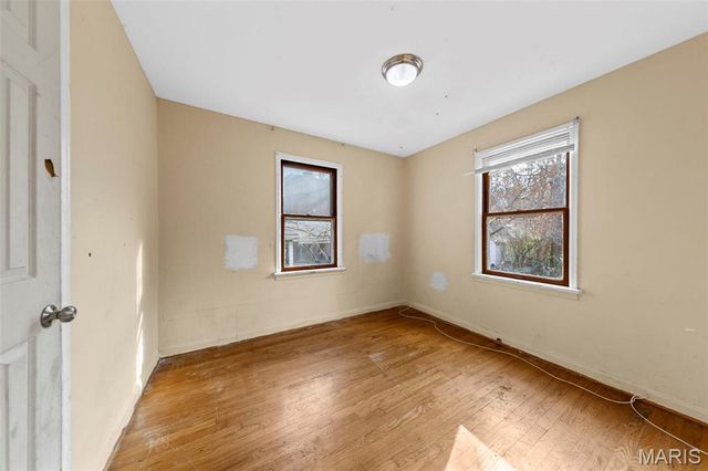 7806 Underhill Drive, St Louis, MO 63133