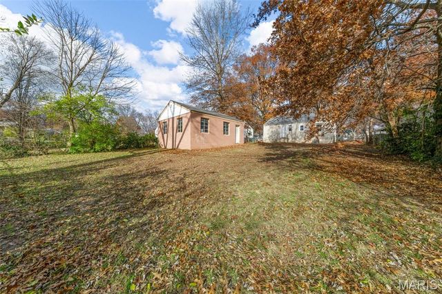 7806 Underhill Drive, St Louis, MO 63133