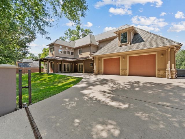2401 Conastoga Court, Conroe, TX 77384