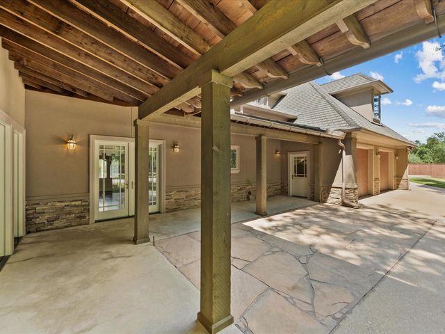 2401 Conastoga Court, Conroe, TX 77384